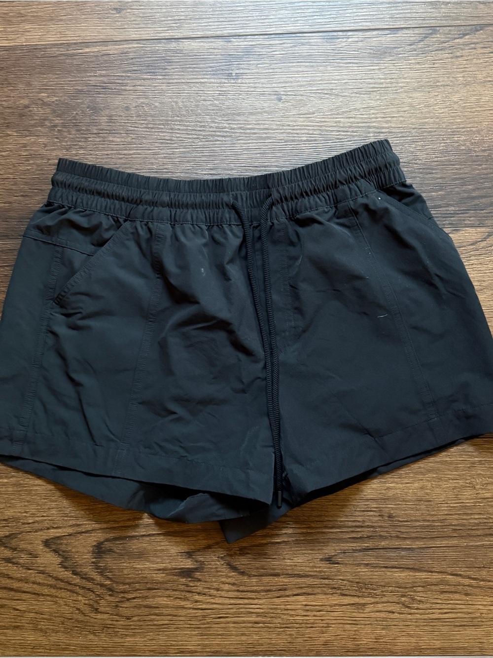 Black Women's Athletic Shorts with Elastic Waist and Drawstring Sz M